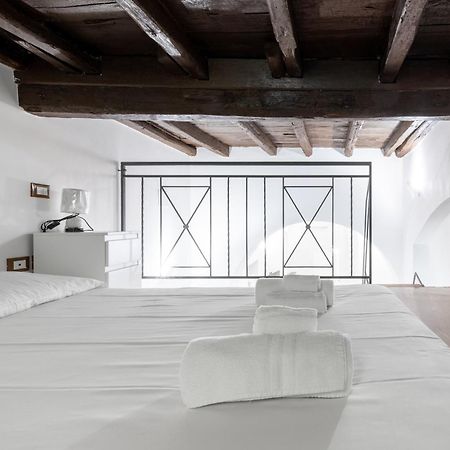 Lovely Studio Apartment - Capocci Рим Екстер'єр фото