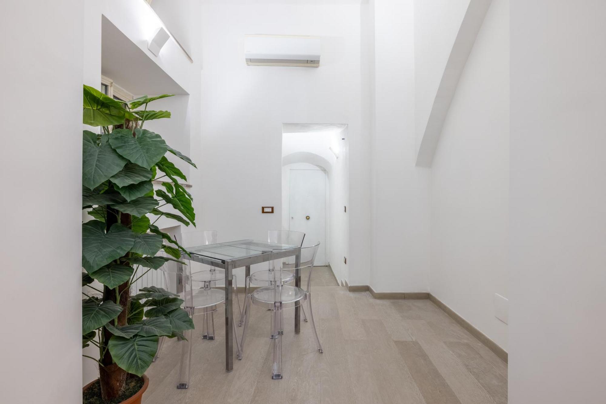 Lovely Studio Apartment - Capocci Рим Екстер'єр фото